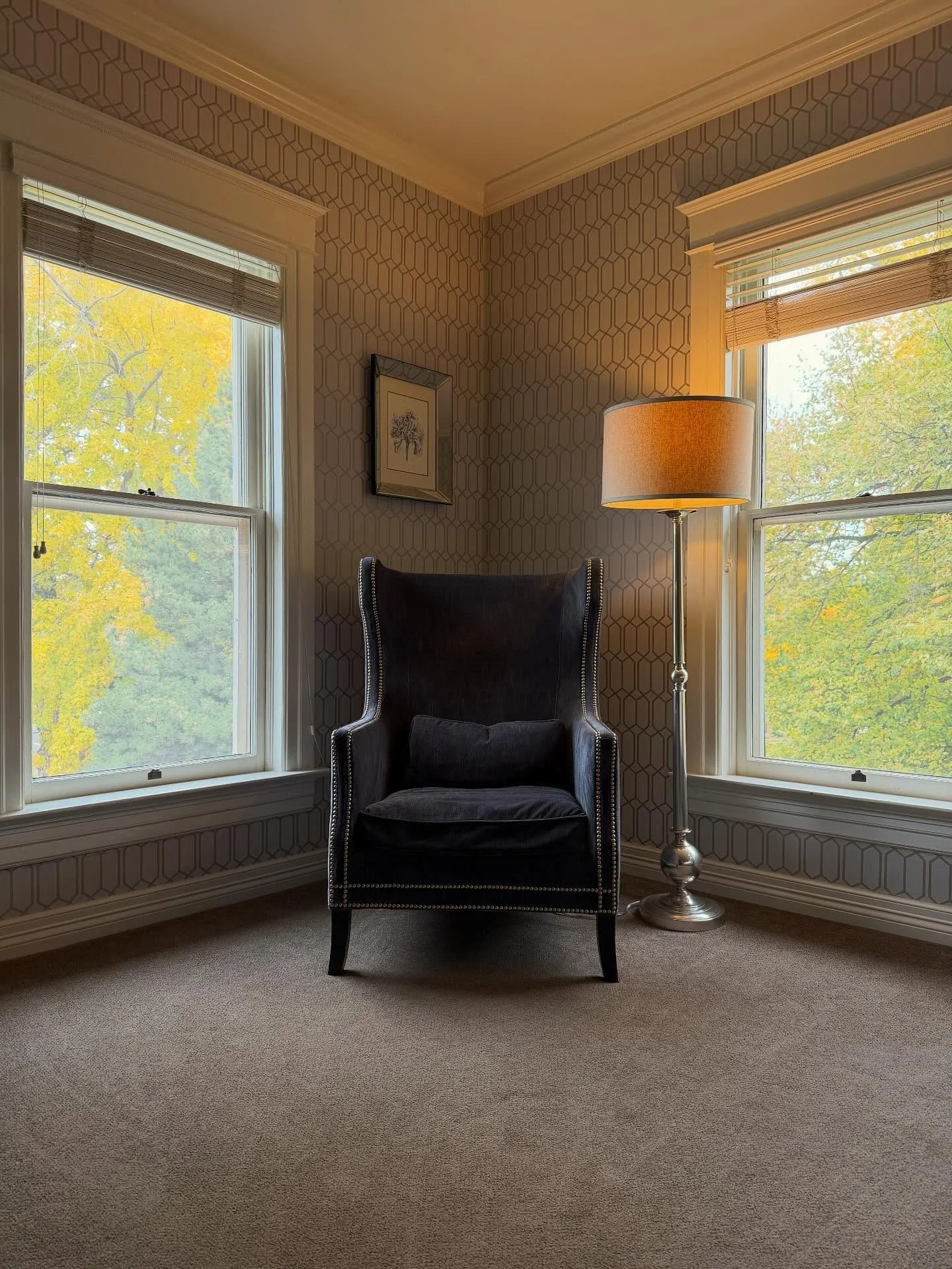 Cozy corners &amp; fall colors right outside your window 🍂☕️ &bull; &bull; &bull; &bull; &bull; &bull; &bull; &bull; &bull; &bull; &bull; &bull; &bull; &bull; &bull; &bull; &bull; &bull; &bull; &bull; &bull; &bull; &bull; &bull; &bull; &bull; &bull;