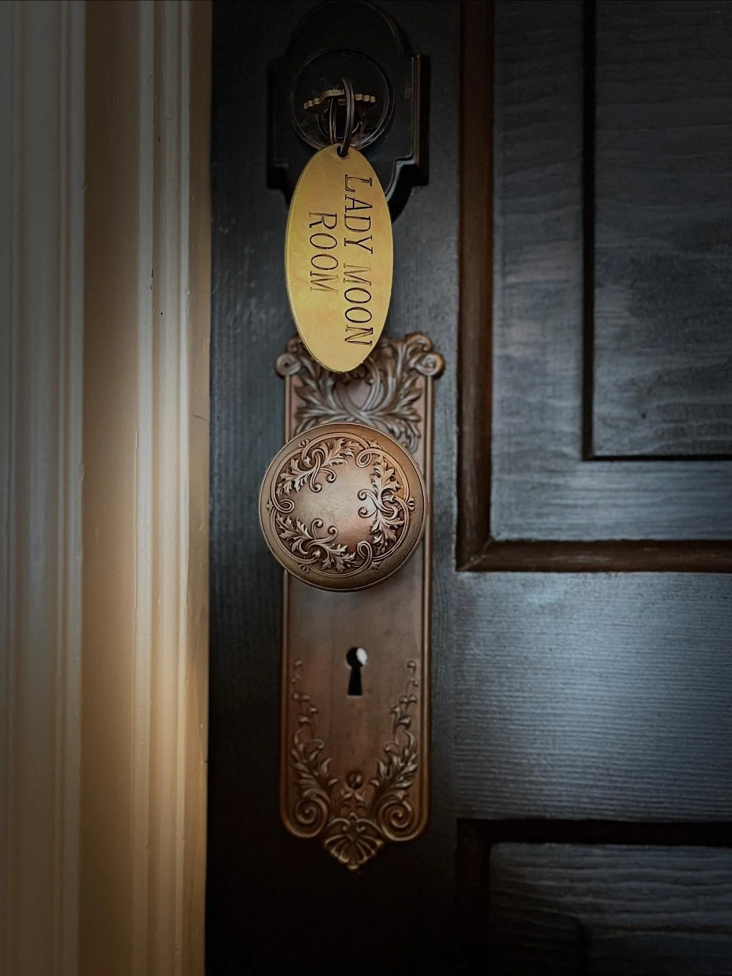 Your room is ready 🗝️🚪 &bull; &bull; &bull; &bull; &bull; &bull; &bull; &bull; &bull; &bull; &bull; &bull; &bull; &bull; &bull; &bull; &bull; &bull; &bull; &bull; &bull; &bull; &bull; &bull; &bull; &bull; &bull; &bull; &bull; @Edwardshouse_Inn @vis