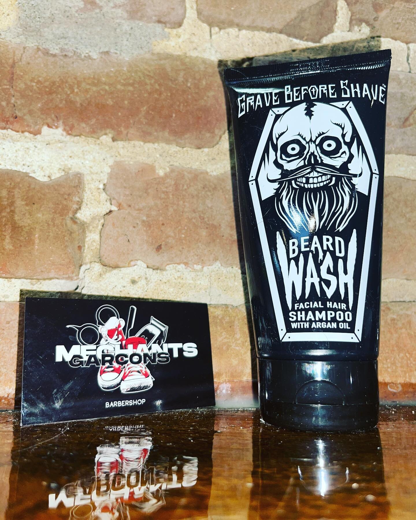 Un produit unique dans &ccedil;a cat&eacute;gorie !! #mechantgarconbarbier #barbershop #barber #montreal #barberconnect #montrealfashion #montrealstyle #montrealcity #quebec #laval #plateau #haircut ##mensfashion #menhairstyle #men #pomade #suavecito