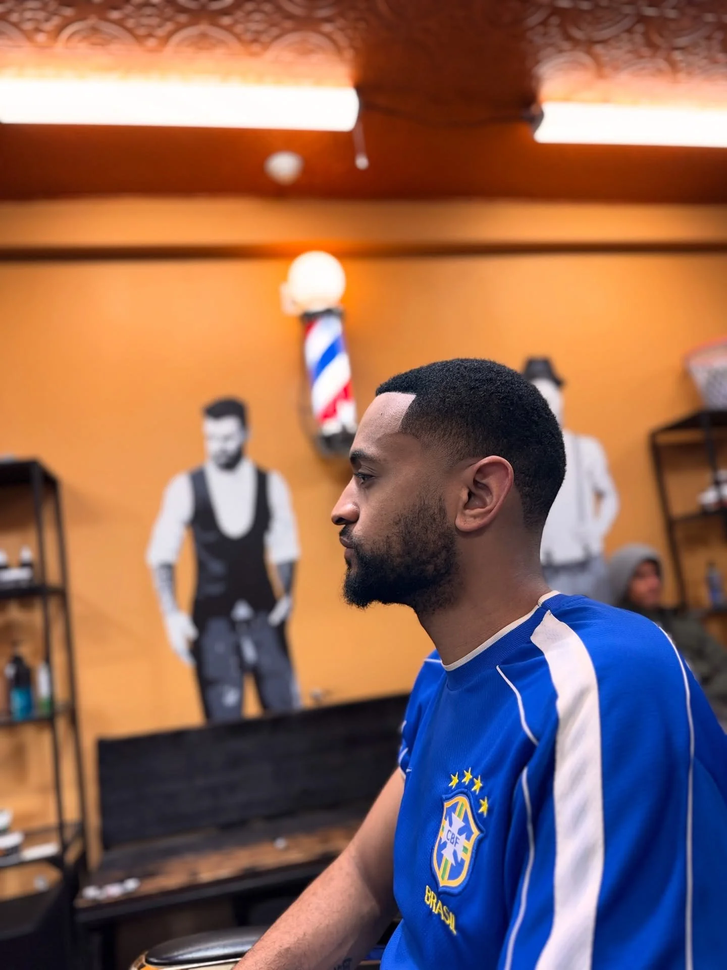 All online reservations today will be getting a Suavecito sample kit.  Suavecito: 
&bull;Pomade
&bull;Beard shampoo 
&bull;Beard oil
&bull;Sea salt spray 

Try our products today and change your look with the best tools on the market. 
Limited quanti