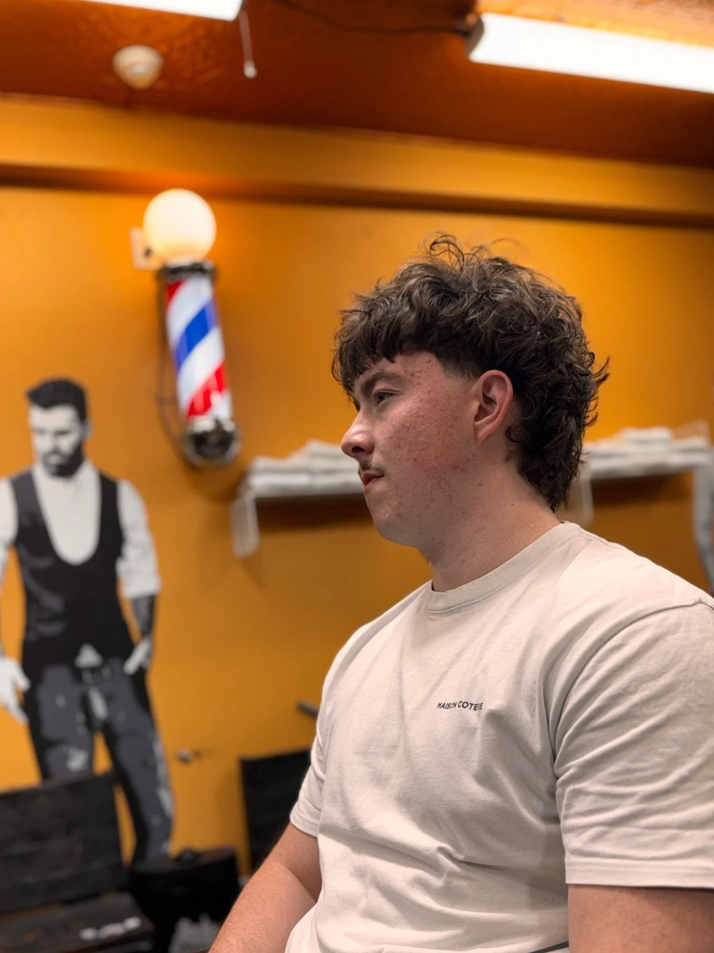 Tag a friend that needs this cut 💇&zwj;♂️
**********************************
📍812 Mont royal est, Montreal, Quebec. **************************************🚈 MONT ROYAL 
 **************************************