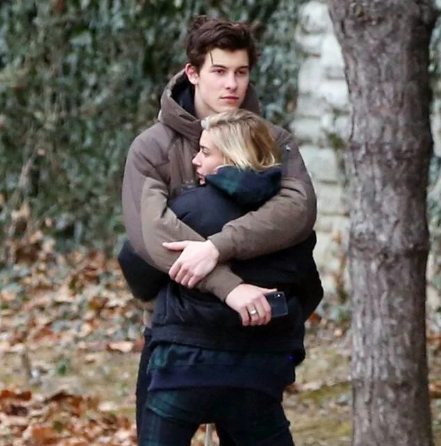 rs_634x1024-171223081306-634-shawn-mendes-hailey-baldwin-122317.jpg
