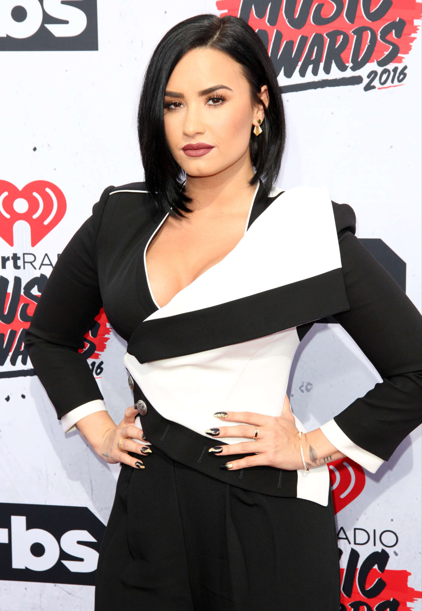 Demi-Lovato_-iHeartRadio-Music-Awards-2016--07.jpg