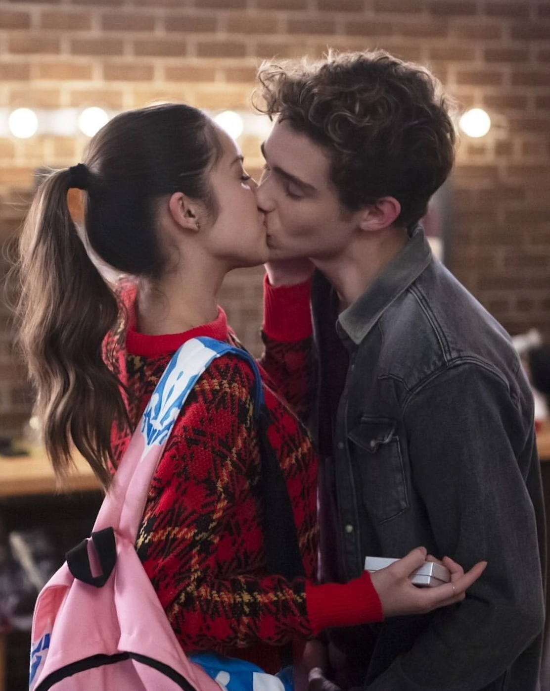 This Wild Love Triangle Sabrina Carpenter And Olivia Rodrigo Fight Over Joshua Bassett Exposingsmg