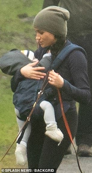 23653724-0-Meghan_Markle_took_son_Archie_for_a_walk_in_the_woods_Monday_mor-a-153_1579572007541.jpg