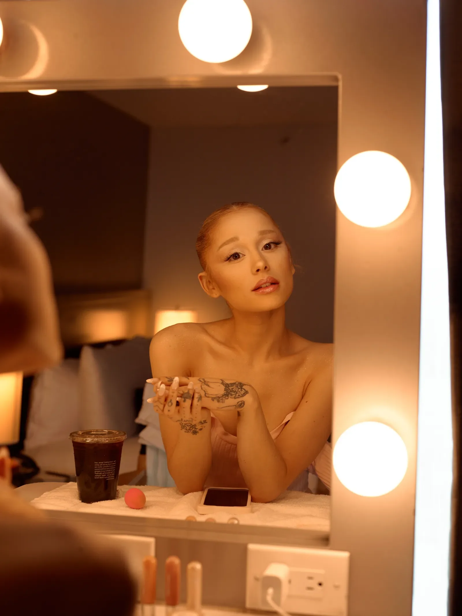Ariana Grande Post-Lobotomy? Breakups, Cynthia Protection Energy, and Tumblr-Era Trauma