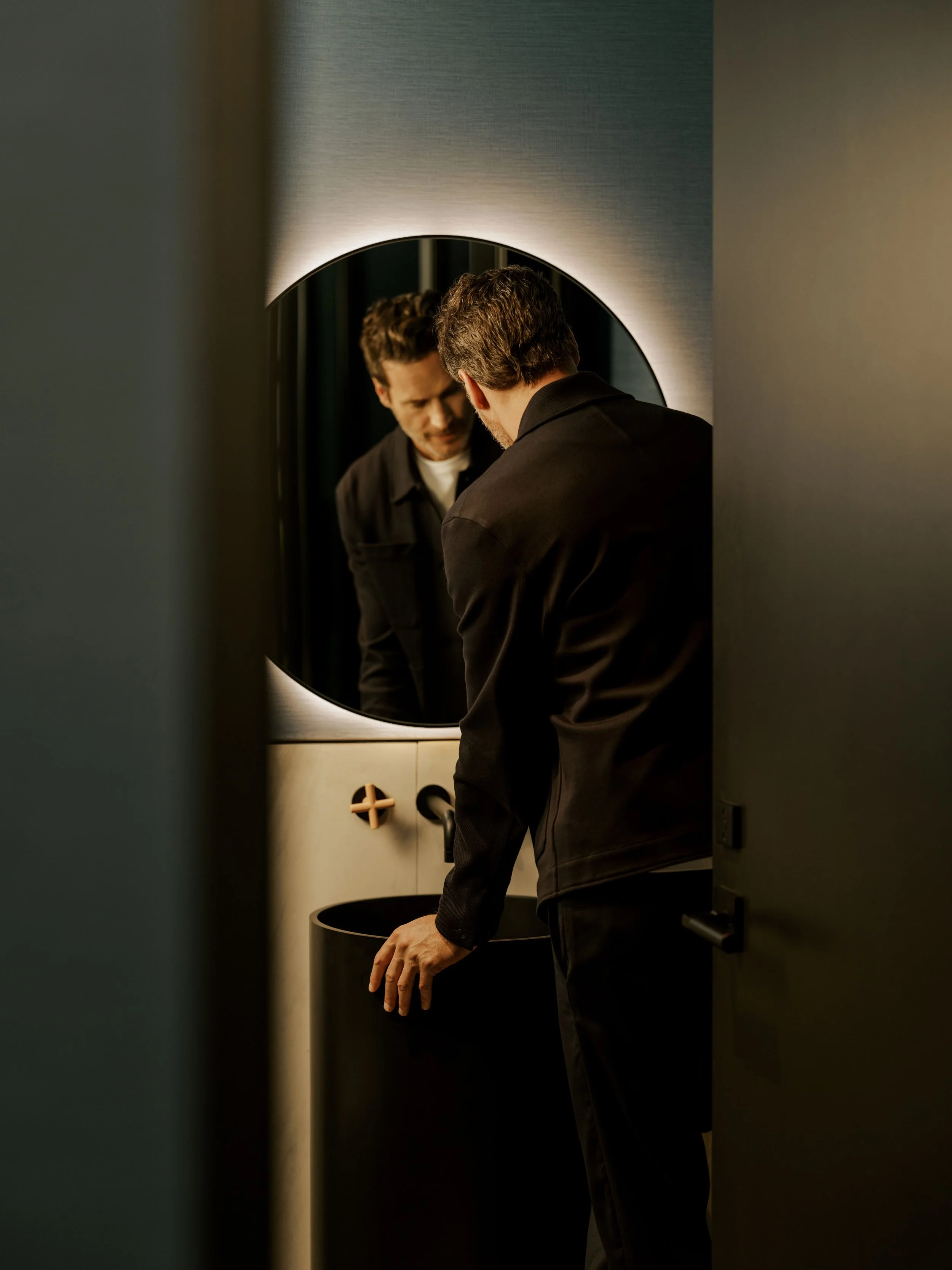 Mariott_HNW_WHotel_CEOGettingReady_01.jpg