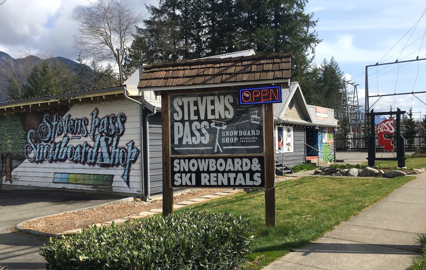 Stevens Pass Snowboard Shop