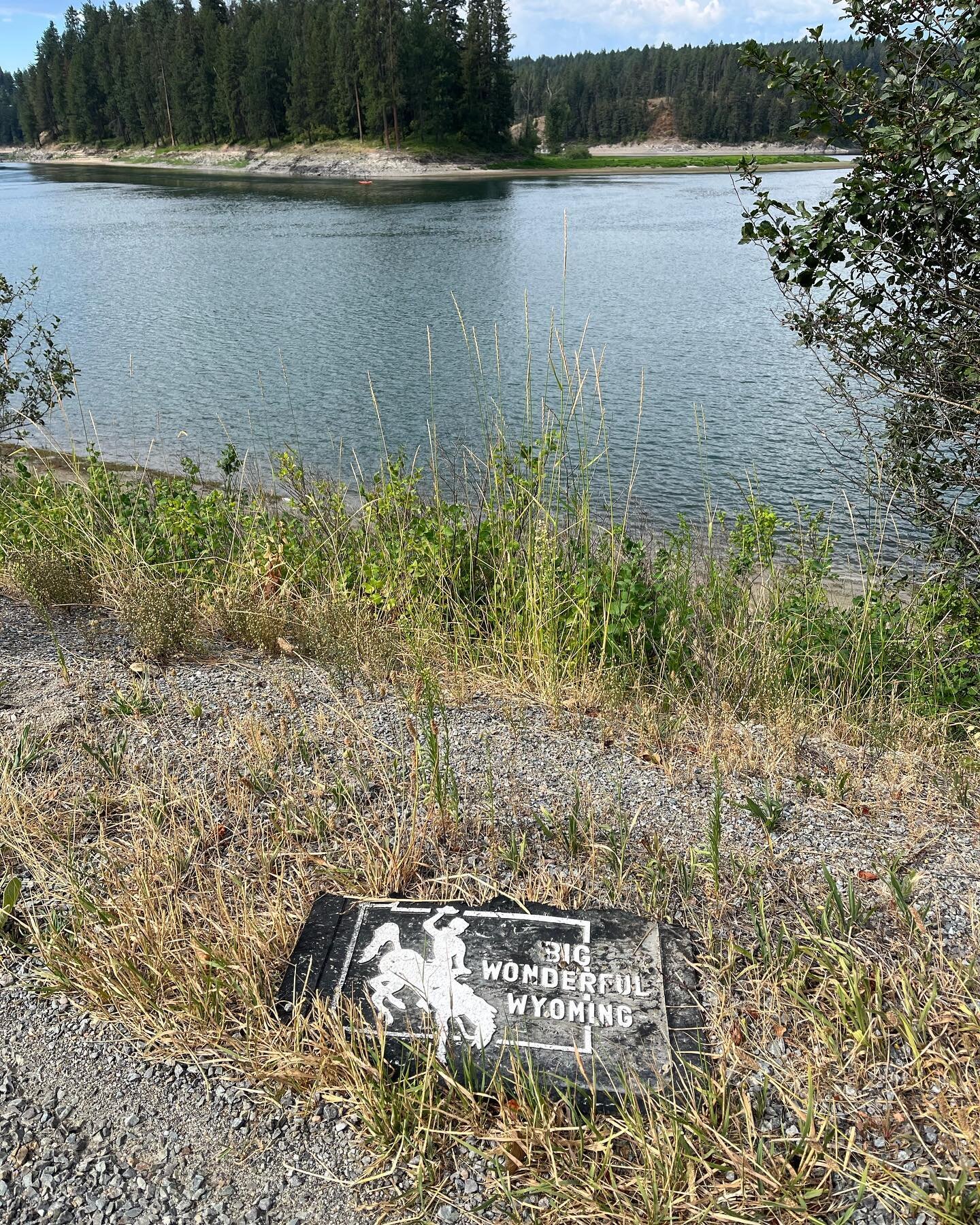 Newport, WA beckoned as we departed Pioneer Park CG, with a serendipitous roadside reminder of home. The final WA town warranted a geocache, which Mark found at the Correctional Institution amongst growing storm clouds. We hunkered down in a local ca