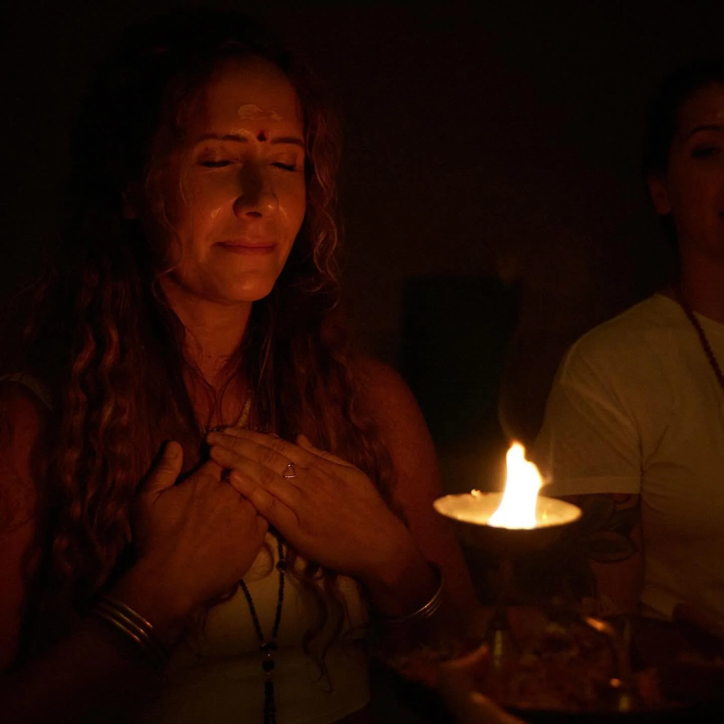 This little light of mine, I&rsquo;m gonna let it shine 🪔💫

📸: @saradavisstudio 

#Diwali #light #india #diwali2025