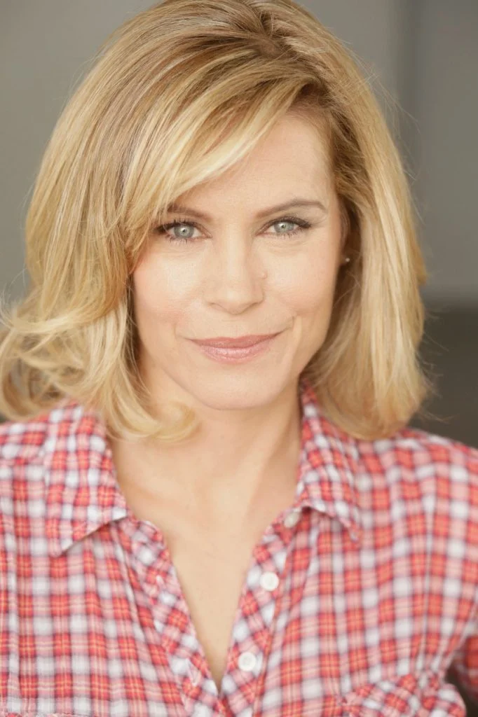 Shannon Sturges.jpeg