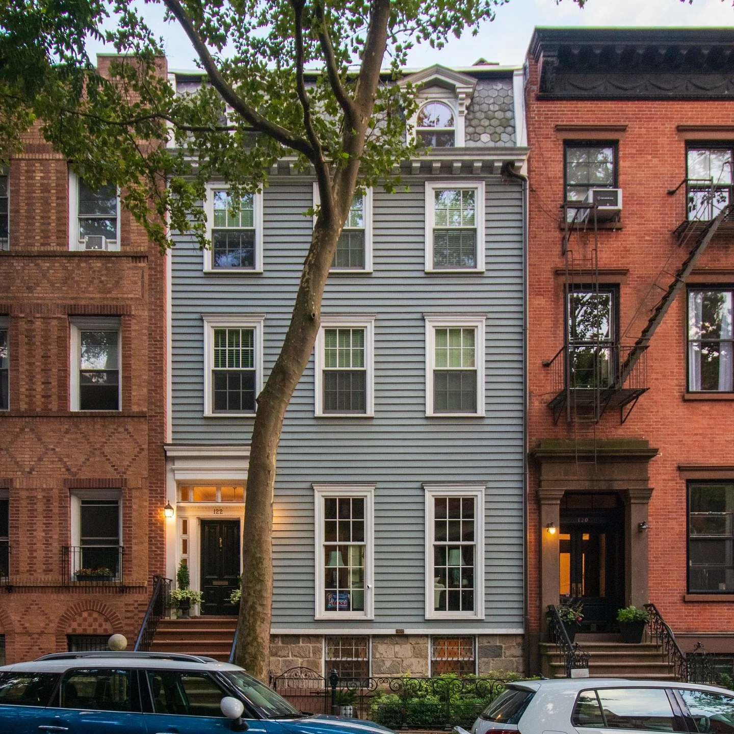This charming little house in Cobble Hill Brooklyn is also the neighborhood&rsquo;s oldest. It was constructed in 1833 in the first wave of residential development in the area. Prior to this, Cobble Hill was largely full of farmland and estates. The 