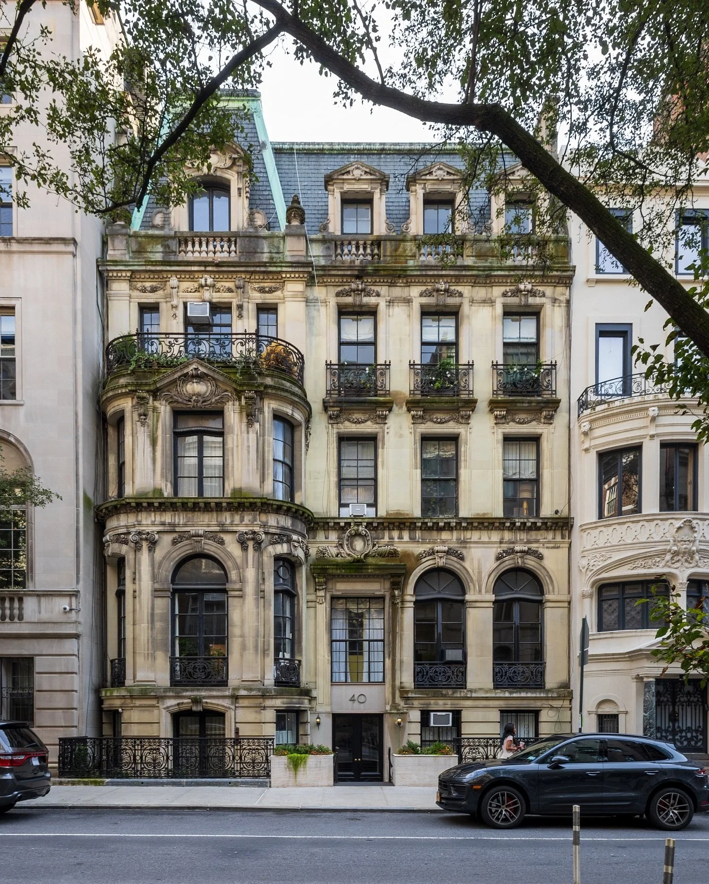 I don&rsquo;t mean to sound jaded, but after photographing buildings throughout the five boroughs for well over six and a half years, it&rsquo;s hard for a building to catch my surprise; chances are I&rsquo;ve seen it already. But somehow, despite ha