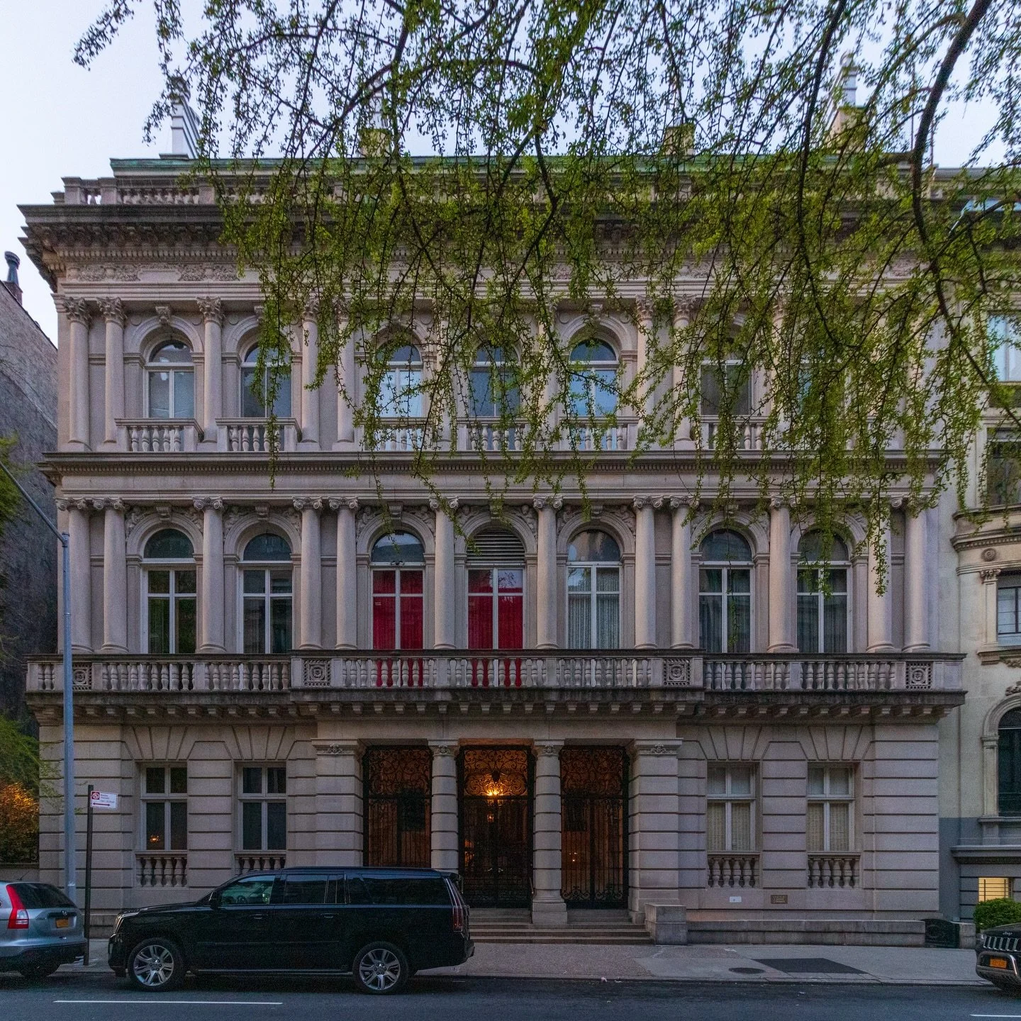 It is my dream to own a brownstone in New York, so please buy my book link in my bio, but imagine being able to afford five, and then tear them down to build an even larger home. That&rsquo;s exactly what happened here on 73rd Street with the constru