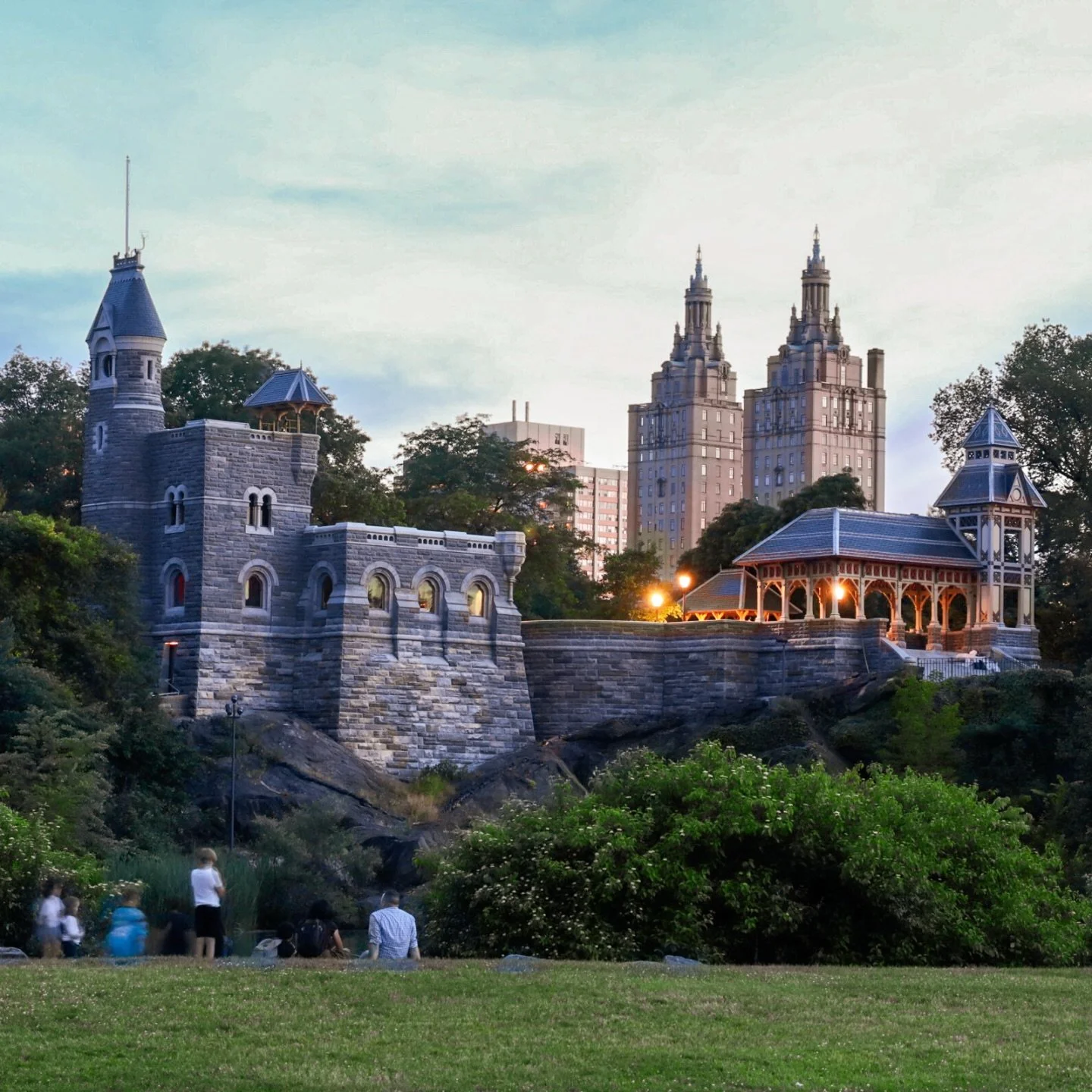 Fun fact, today is the 7th anniversary of Landmarks of New York. I wanted to highlight one of the photos I took all the way back in 2019. 

Pop quiz for you language fans out there, how do you say beautiful view in 16th Century Italian? bel vedere. T