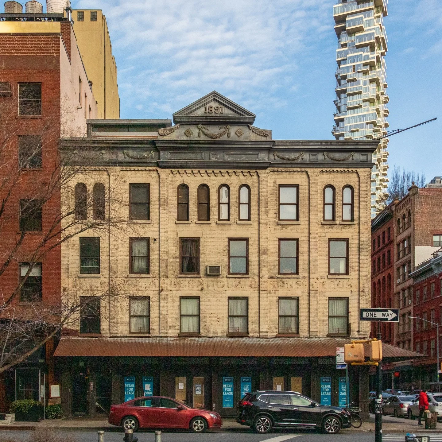 In 1890, business in Tribeca was booming; produce wholesalers were occupying nearly every warehouse in the neighborhood. It was at this time that Edwin M. Harrison, an egg and butter merchant, decided he wanted to get in on the action. He hired the a