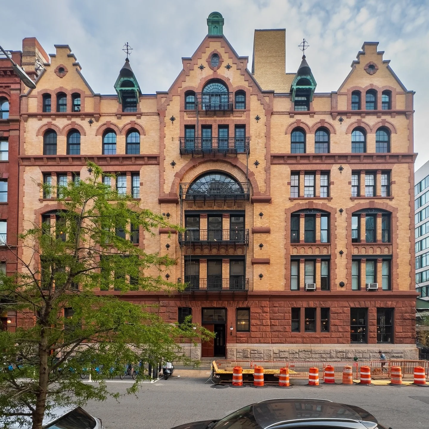 Whenever I see warehouses like this, and yes, this was a former warehouse, I have to ask myself, surely price was a major factor in the 1890s as much as it would be today? With that in mind, why don&rsquo;t Amazon warehouses look like this? Maybe it&