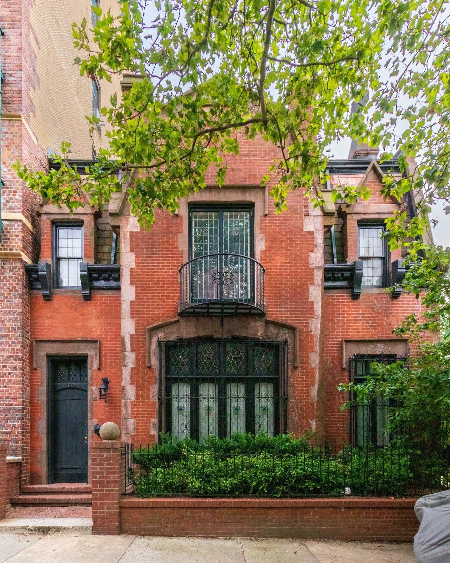 Carriage houses are not that common in Park Slope. The bulk of the neighborhood&rsquo;s development came just around the time of expanded rail access to Manhattan as well as the automobile, making the need for horse, carriage, and driver storage far 