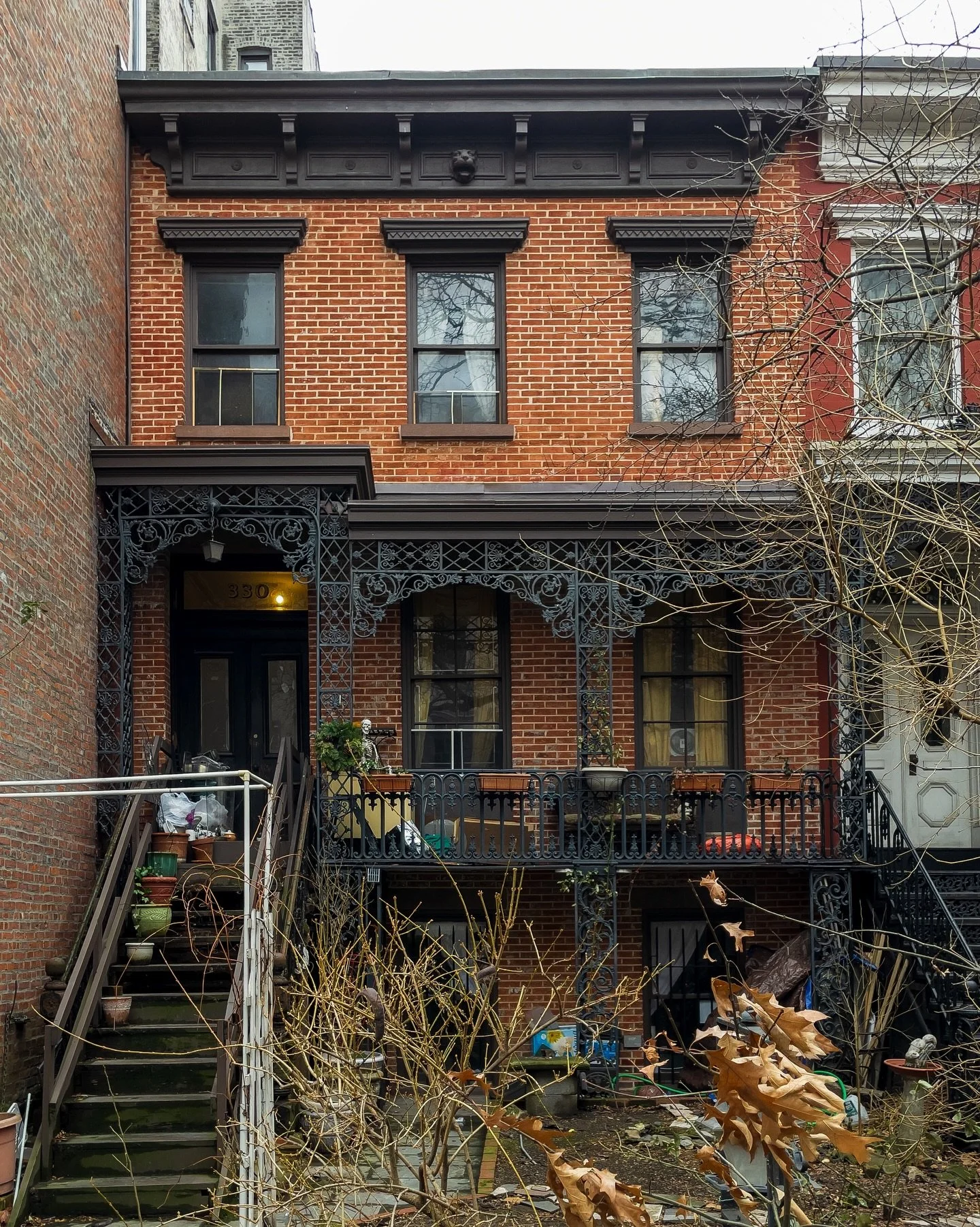 Today we&rsquo;re looking home from the 1850s near Stuyvesant Square in Manhattan. 330 East 18th Street was built in 1851 by George and Theodore Young, who were carpenters and who also constructed the other houses on this block. 330 is one of three t