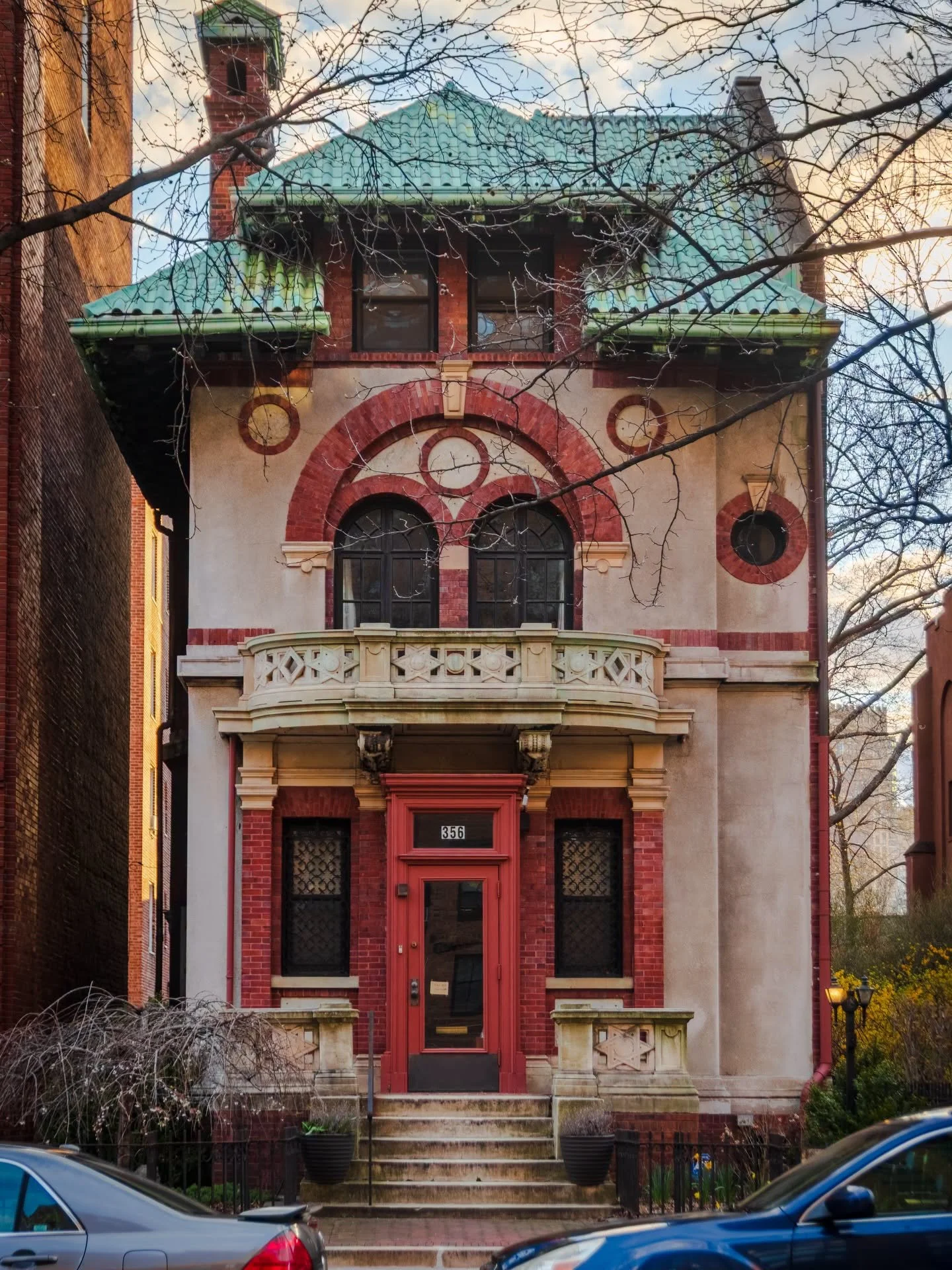 This is a deceptively large house on Clinton Avenue in Brooklyn. Constructed in 1905 for John Shepard by Manhattan based architect Theodore Visscher. Clinton Hill had turned into &ldquo;the&rdquo; place to be in Brooklyn following the move of the Pra