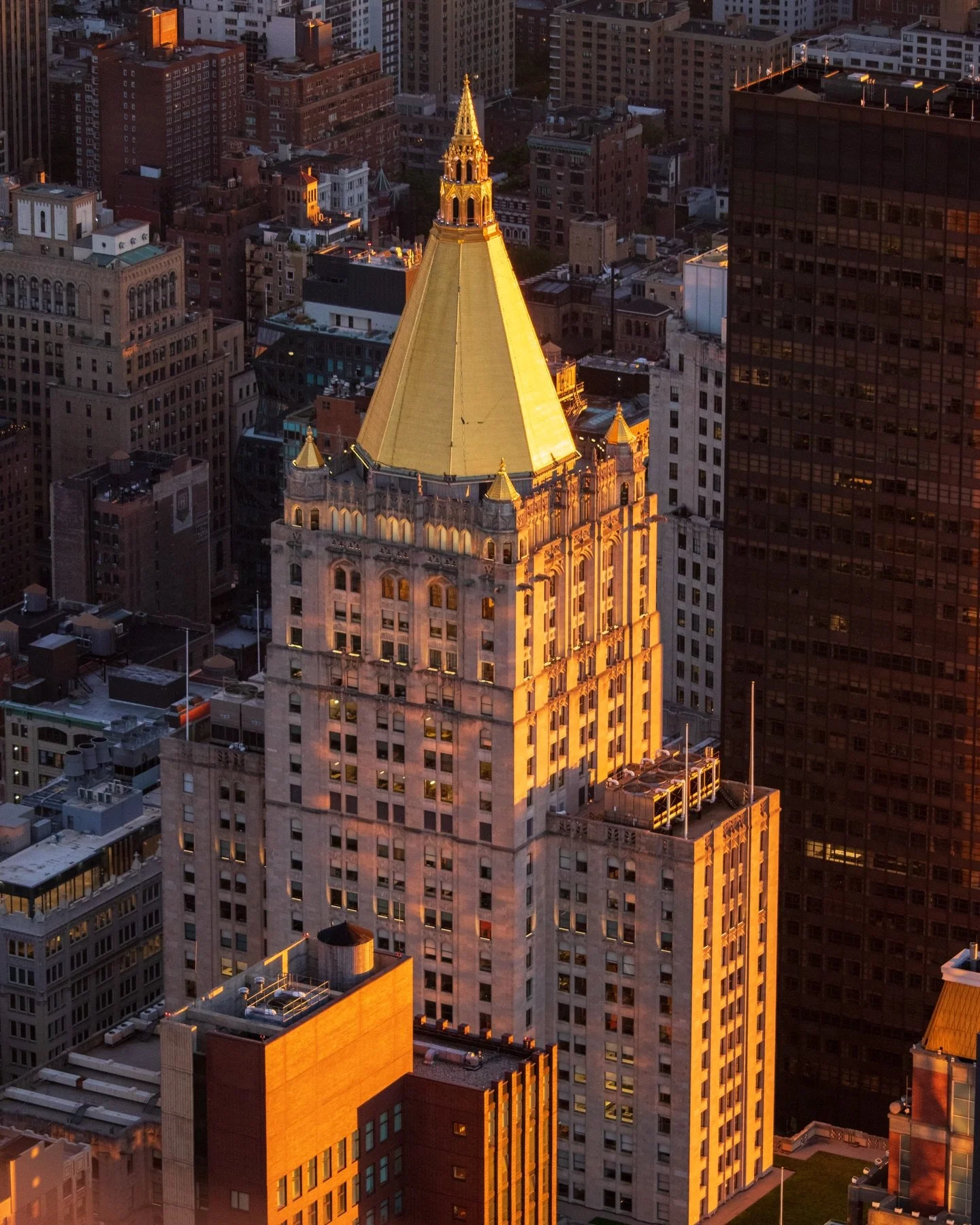 It&rsquo;s always interesting when architecture tries to send a message. In the case of the New York Life Insurance Building near Madison Square Park, the message was stability. I really enjoyed reading up on this building; the architect was Cass Gil
