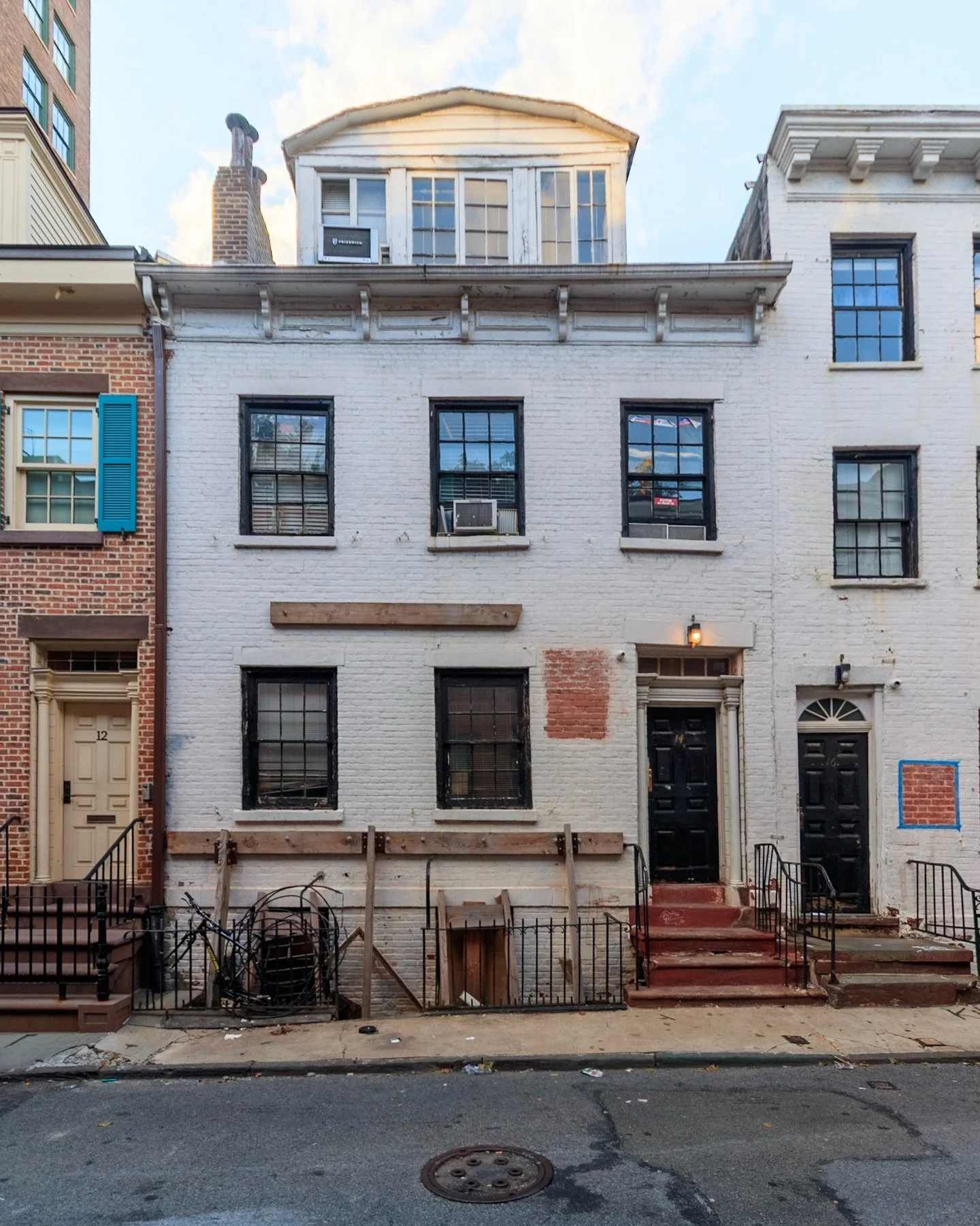 This is a landmark that unfortunately no longer exists. 14 Gay Street was built in 1827 by Daniel Weed and Joseph Baldwin for Curtis Hitchcock  in the Federal style. The building is most famous for being the home of New Yorker writer Ruth McKenny. Mc