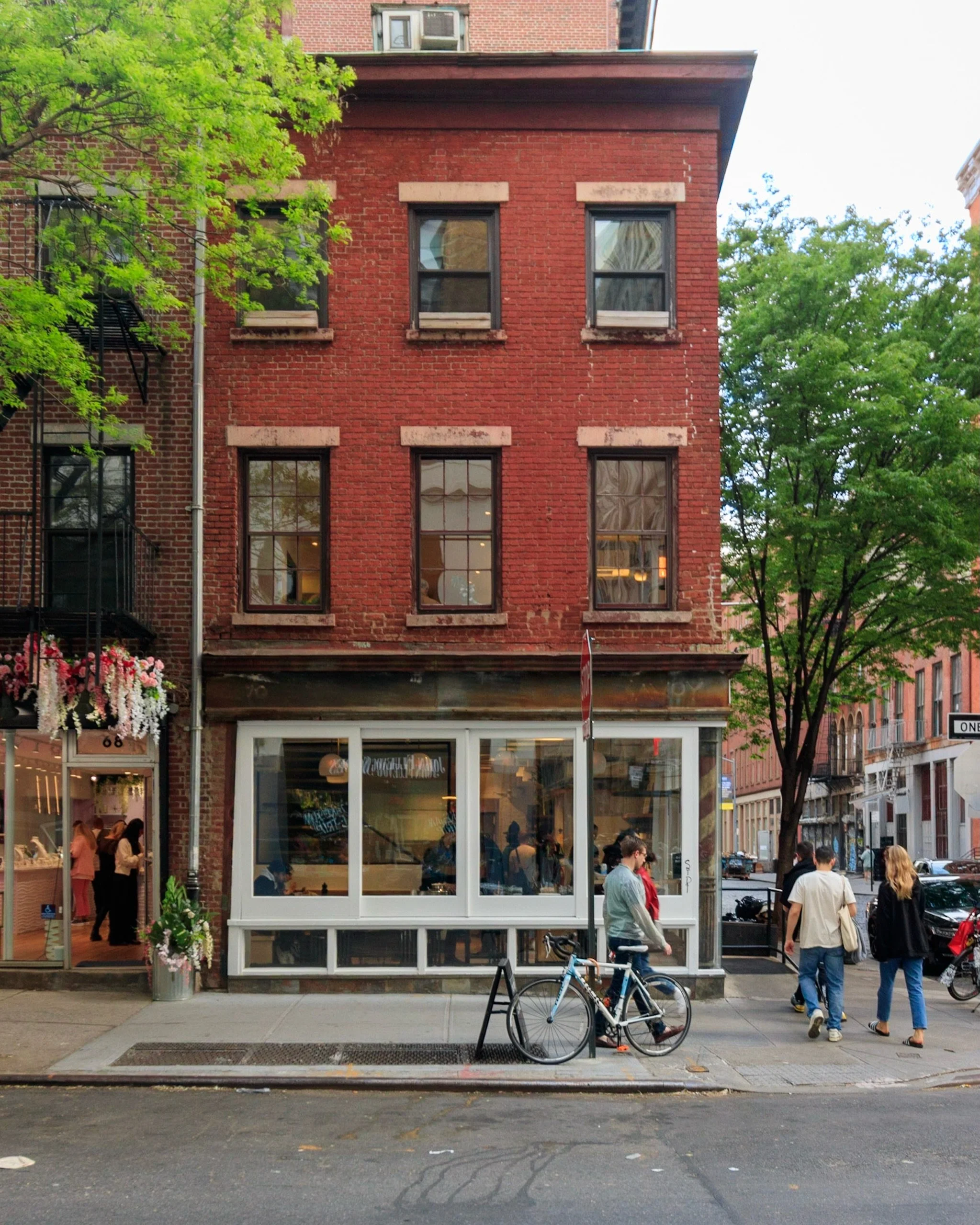 It might just be me, but I always find it funny to see old buildings with chain restaurants in them. Not in a funny &ldquo;haha&rdquo; kind of way but funny interesting. This building in particular at 70 Prince Street is one of the oldest buildings i
