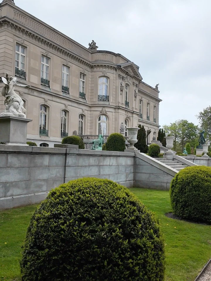 First time in a while that I&rsquo;m not doing a post about New York. I&rsquo;m in Newport for the weekend visiting some of the mansions owned by famous New Yorkers. First stop is The Elms. Built in 1901 for Edward Berwind whose house still remains o
