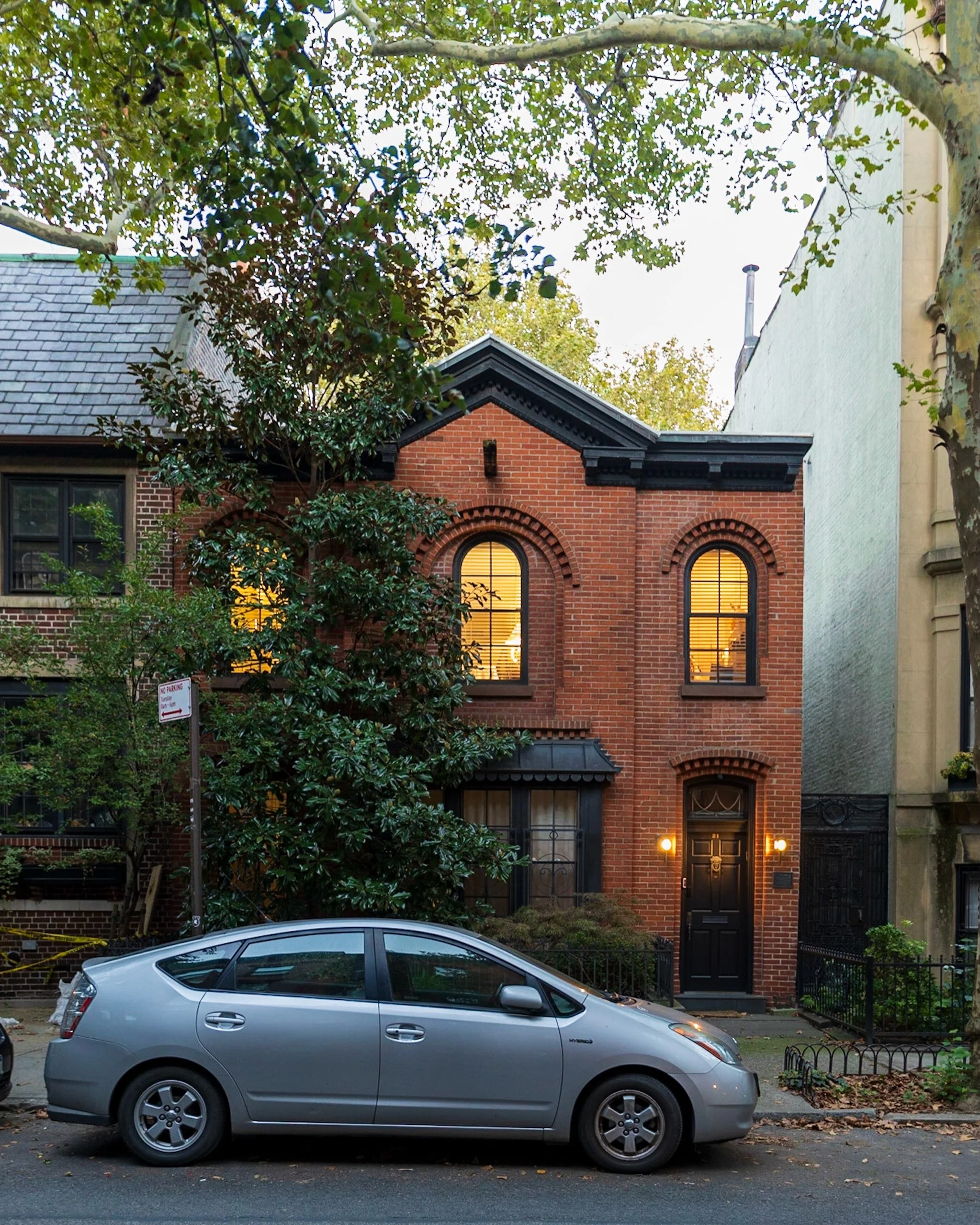 Garden Place in Brooklyn Heights is a one-block street connecting Joralemon to State Street. The road got its name by being the former location of the Livingston&rsquo;s family garden, and eventually where Tunis Joralemon would grow his crops. Most o