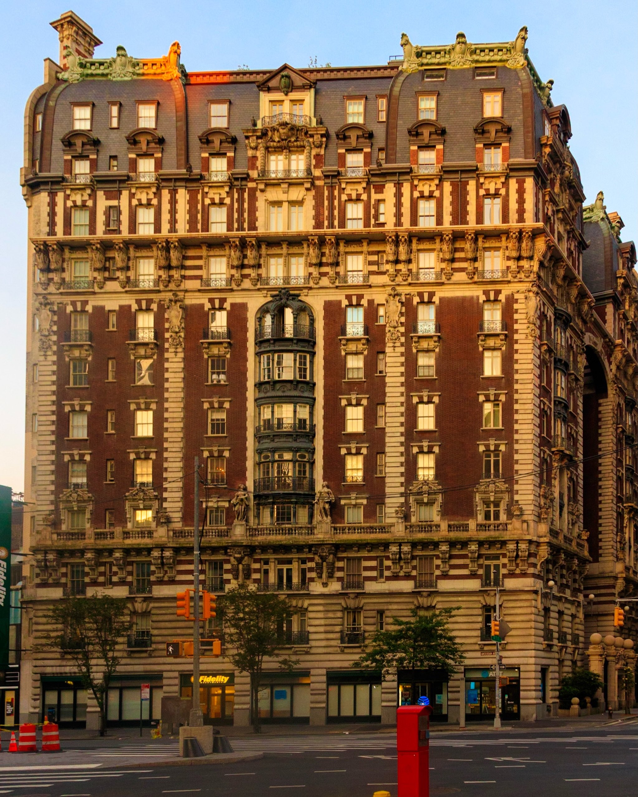 If you have ever wondered what Paris would look like if it were built by New Yorkers, here is your answer. The Dorilton Apartments were built in 1902 on the corner of 71st and Broadway. American architects at the turn of the century went to Paris to 