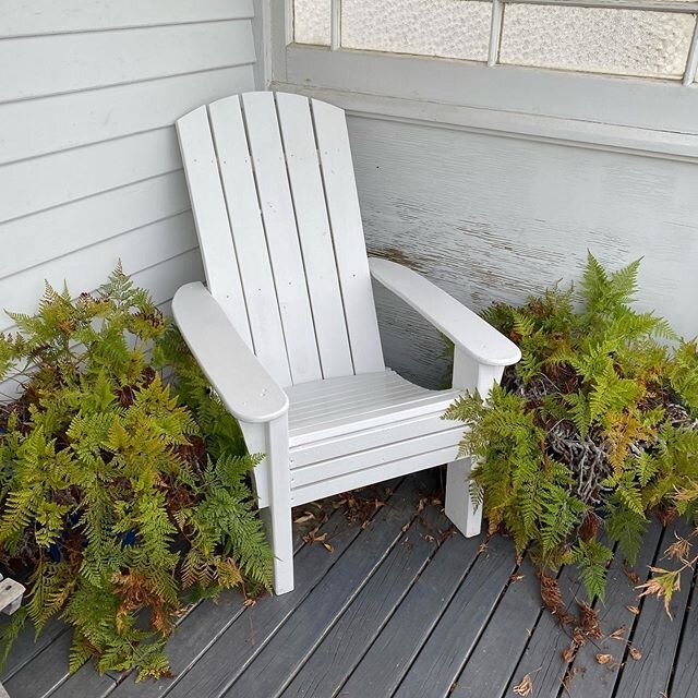 Using time wisely... my son made this for me a few years ago and it sat in my garden shed unpainted..untill now..I love my new time out chair xx