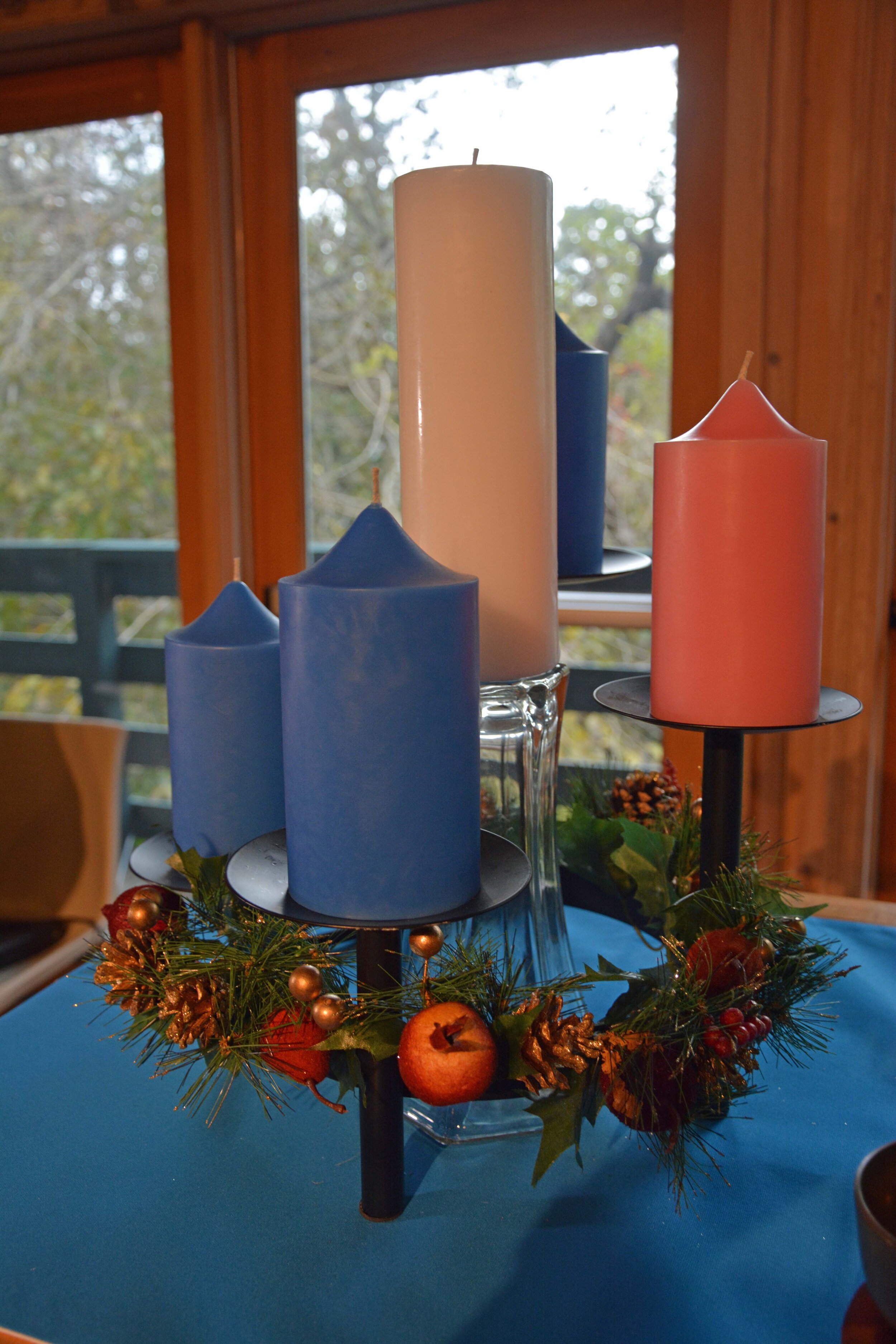 DSC_0375 Advent Candles UTC 12_2019.jpg