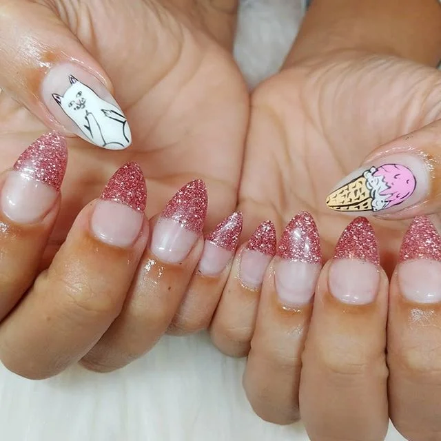 @ripndip cat and ice cream 😋