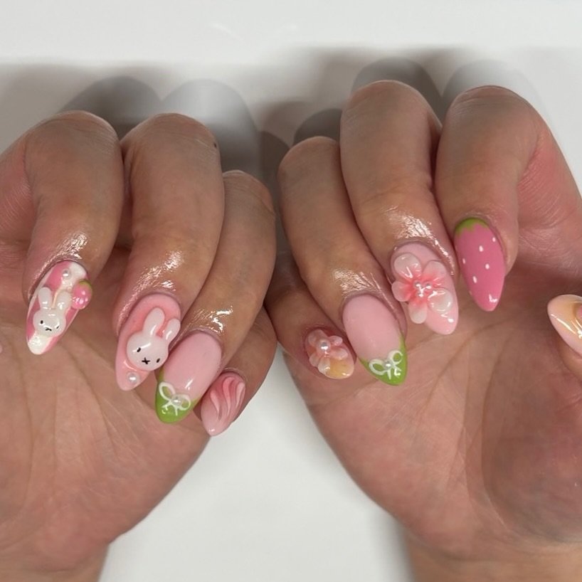 #miffynails @leona_topcoat 🐰

#tokyonailsalon #ミッフィネイル