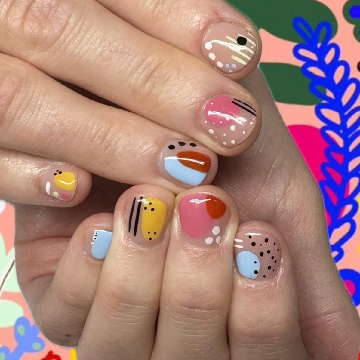 Nail salon Tokyo 🐣 English / 日本語🙆‍♂️
Nails by trainee @chika_topcoat 
Chika’s October schedule 💖
Mon–Tue ➡️ Minato 
Wed–Fri ➡️ Shimokitazawa 
From November, she’ll be at Shimokitazawa only 💅✨
#TokyoNailSalon #Shimokit