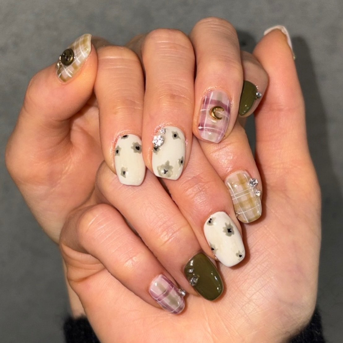 Nail salon Tokyo 🥨 #nails 
@leona_topcoat #cutenails #tokyo #shibuya #shimokitazawa