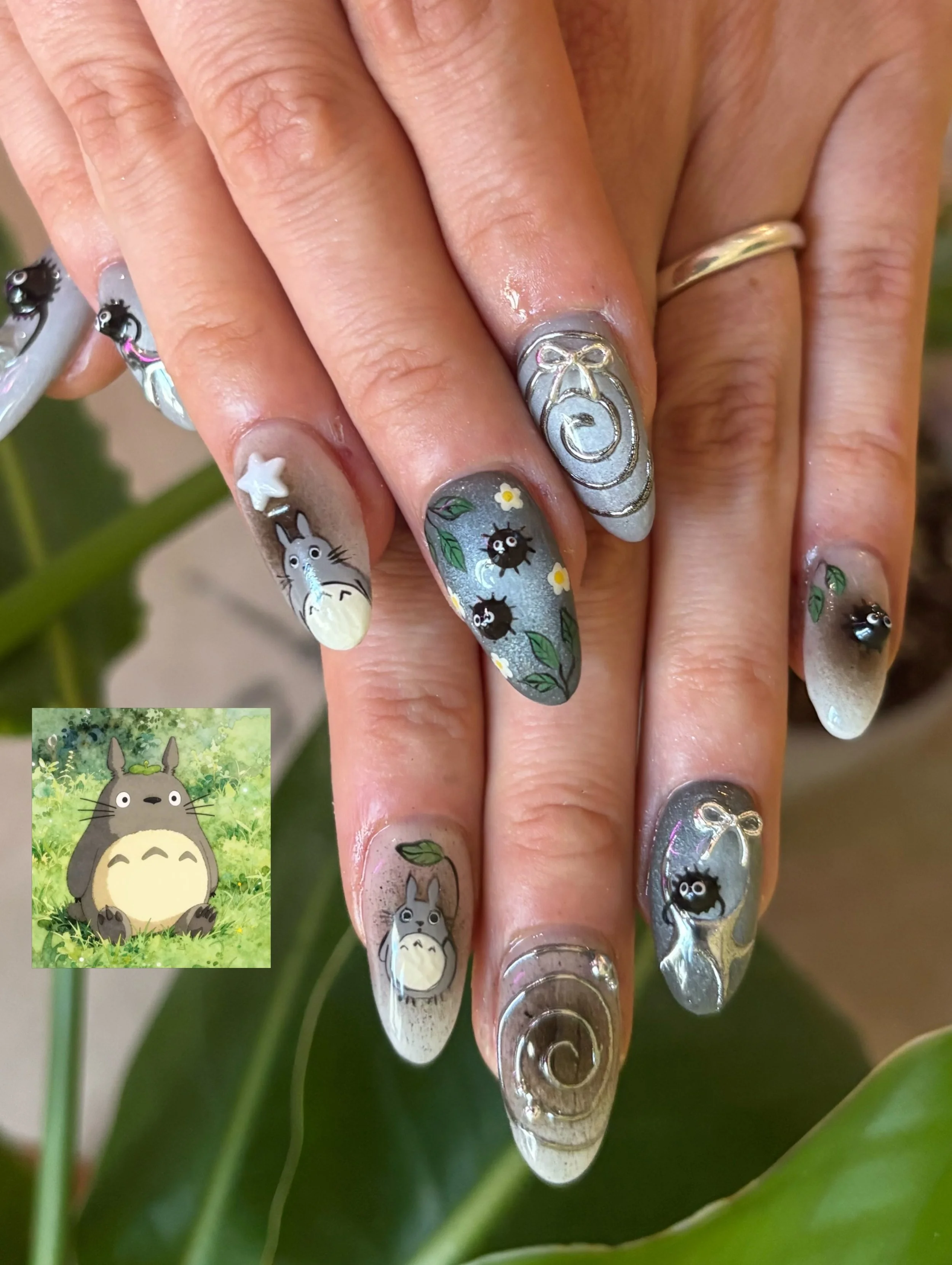 @leona_topcoat #totoro
Omakase 190min (with extensions) 23,000yen (approx. USD $140)

Tokyo nail salon 
Japanese nail art 💅
Anime nail design
English friendly nail salon

#tokyonails
#tokyonailsalon
#japanesenailart
#tokyonailart
tokyonail