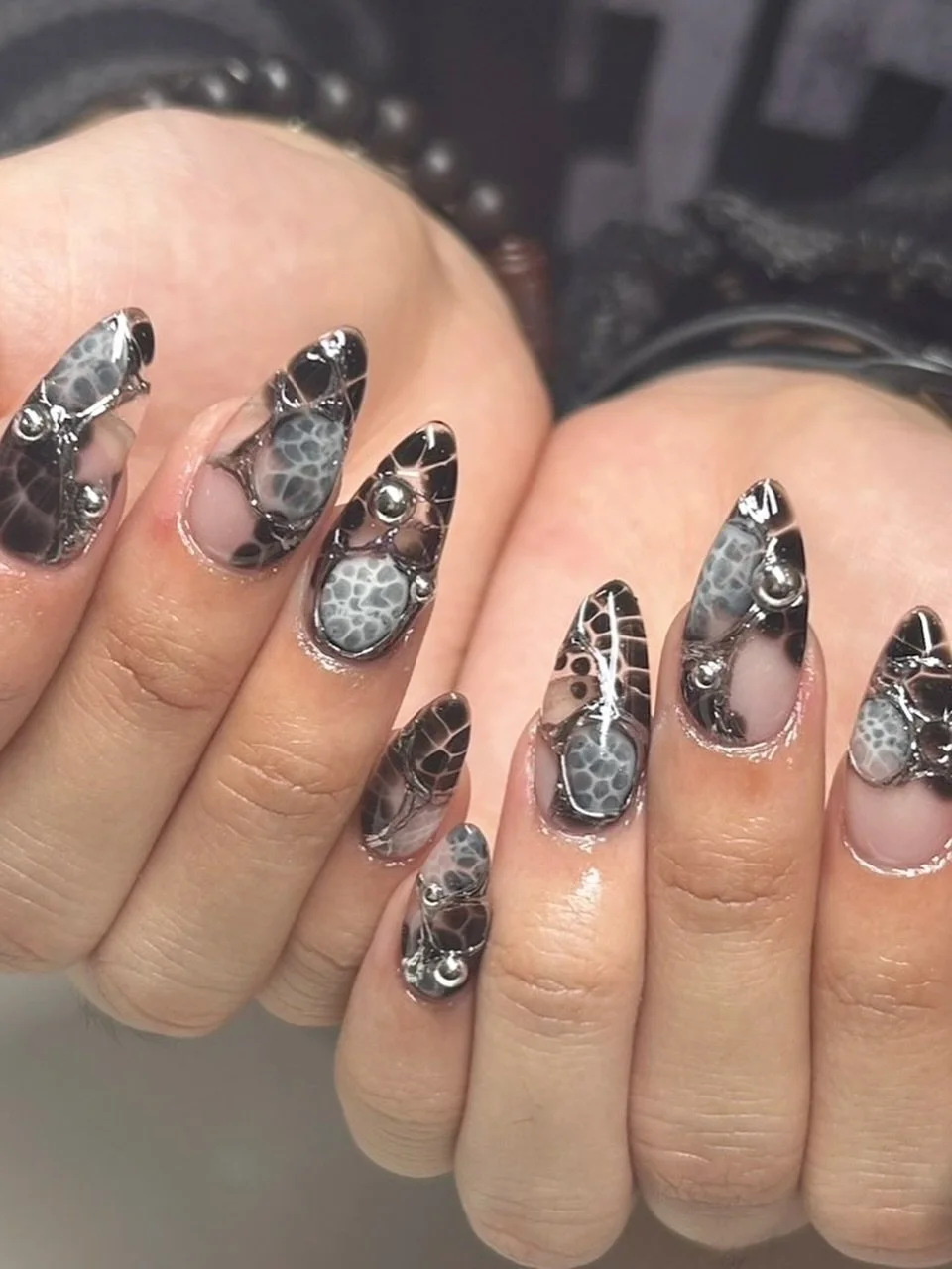 @wakana_topcoat 

Tokyo nail salon 
Japanese nail art 
English friendly nail salon

#tokyonails
#tokyonailsalon
#japanesenailart
#tokyonailart
#tokyonail