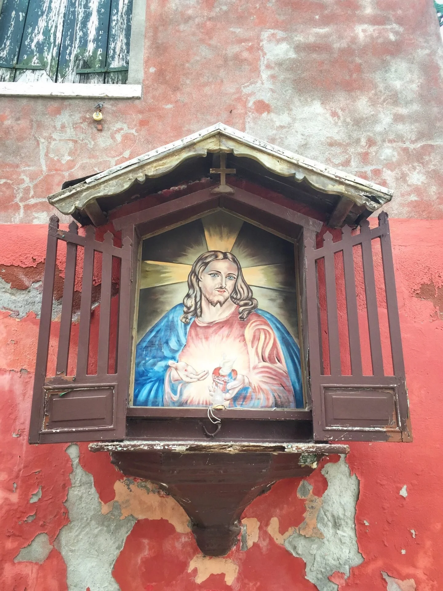 Venice-shirne-jesus-heart.jpg