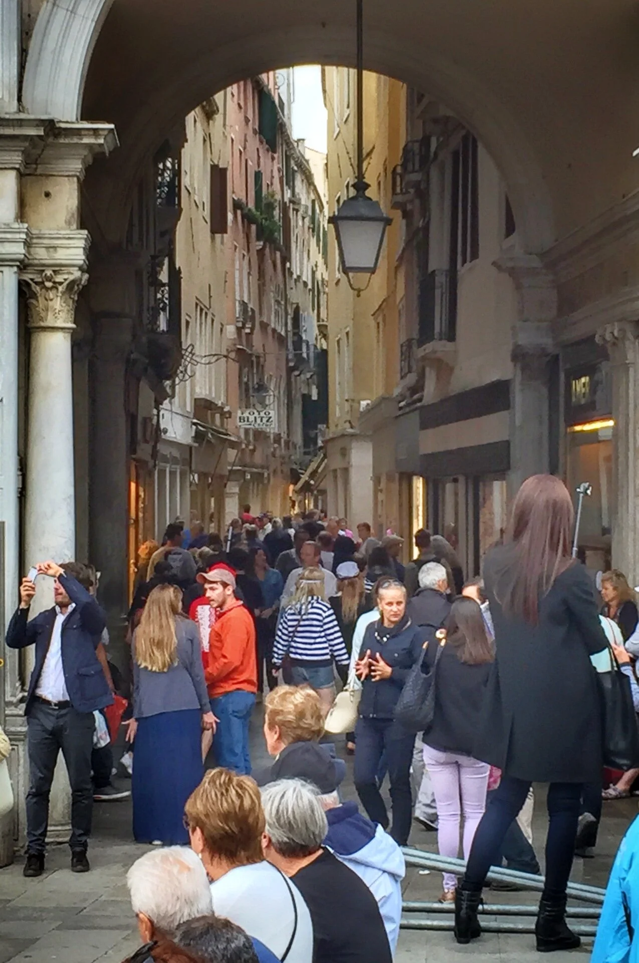 Venice-tourists-enter-laneway-st-marks-square.jpg