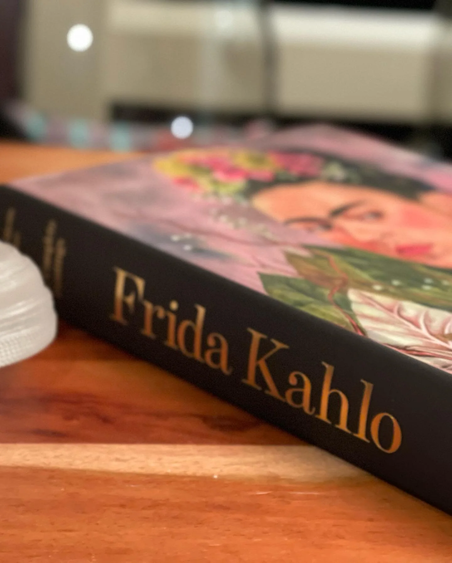 @philippmuedder is the best. Frida Is my absolute favorite and now I have her beautiful work and story in this book - a gorgeous piece 🙏💗🍒