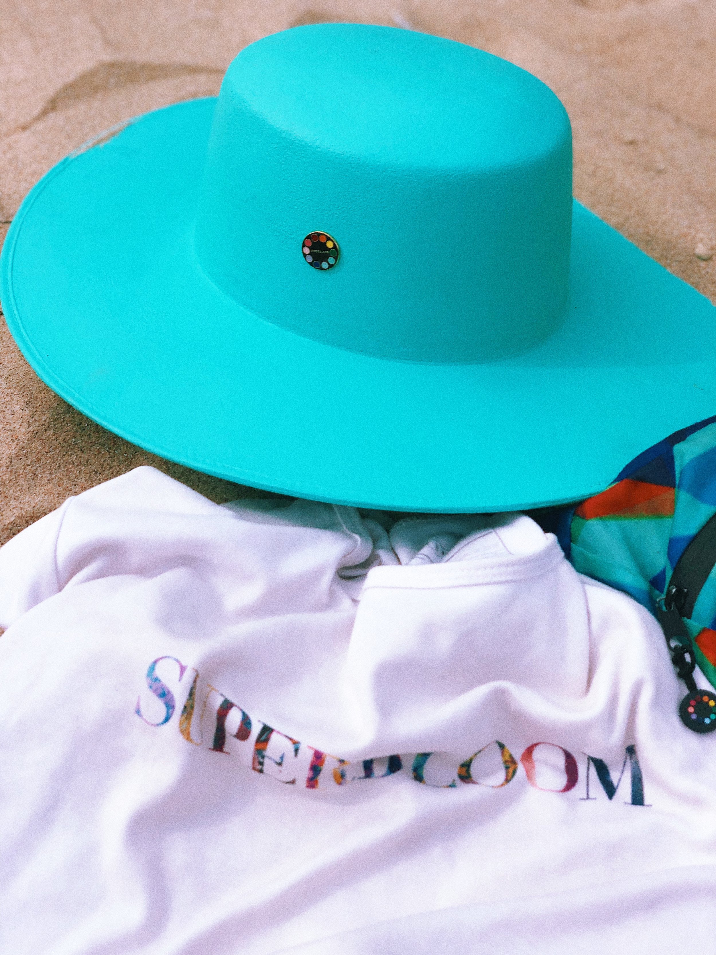 superbloom beach hat in bold aqua marine color.JPG