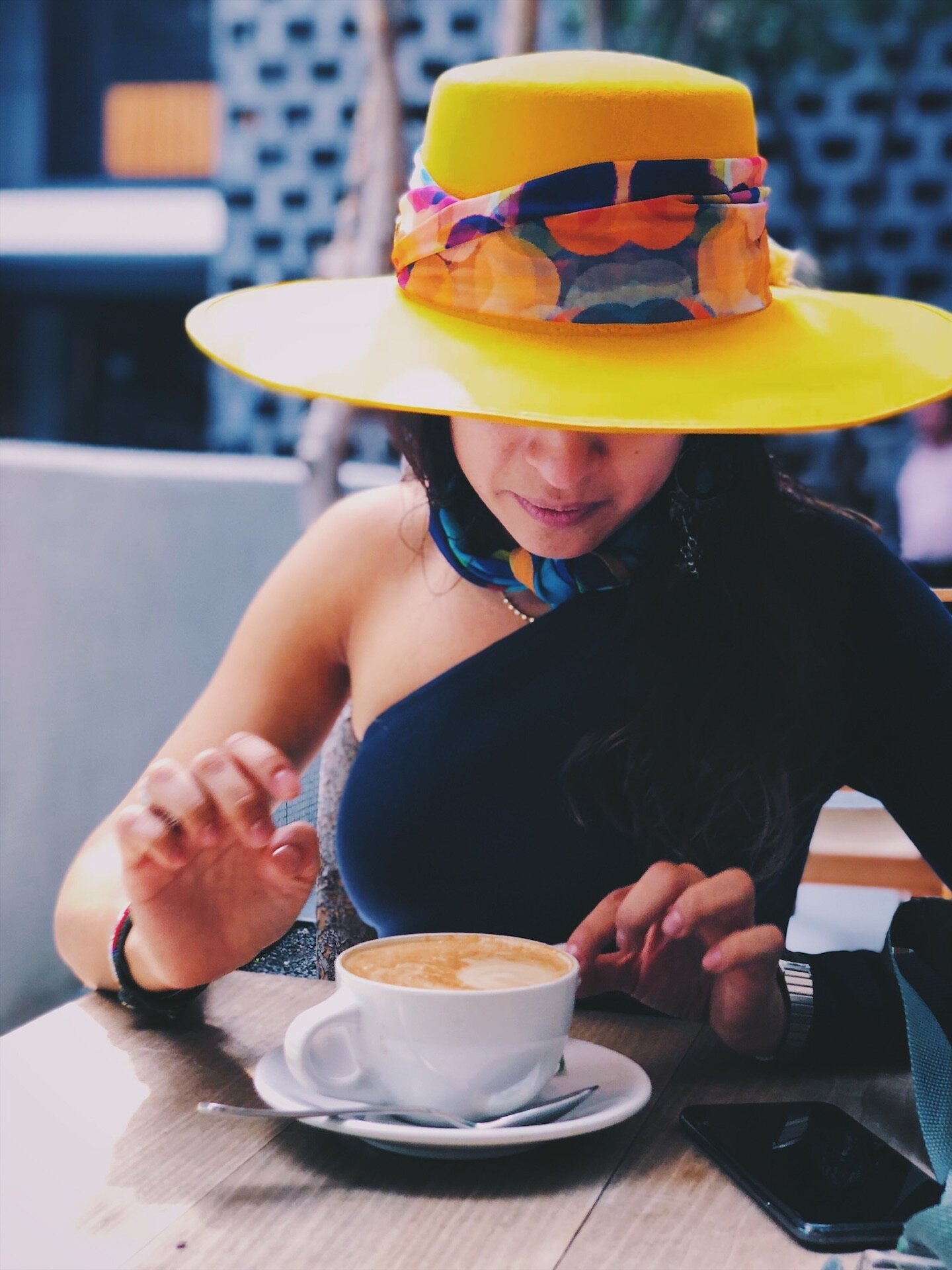 mexico-city-yellow-reflecting-hat-lunch-fashion.JPG