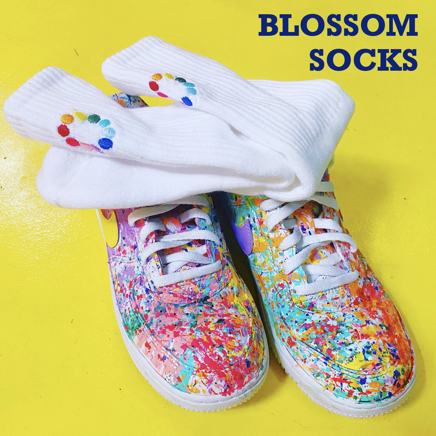 blossom-socks-superbloom-white-black.jpeg
