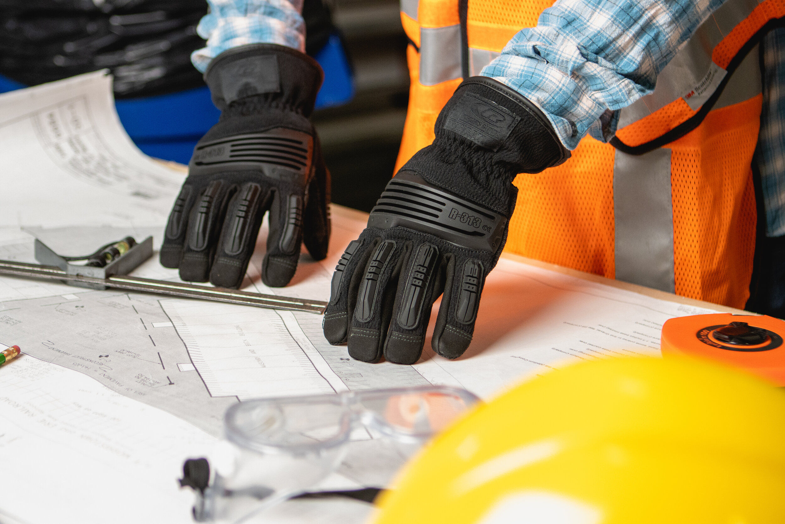 Timeline_Visuals_Ringers_Gloves-Product_Photography (3 of 7).jpg