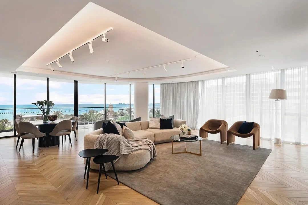 We love ourselves a bit of beachside luxury. 💫

We also LOVE a curved sofa! Perfect for setting the *mood* and mirroring the innate curves in this prestige residence. 

502P | 14-16 Esplanade | St Kilda

Agents | @oli_bruce | Georgina Smith @marshal