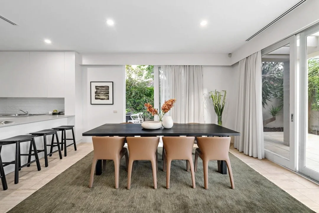 Doubling down on these beautiful olive rugs to create a warm environment with symmetry and warmth. 

72 Oban Street | South Yarra

Agents | @jkrongold @james._.mccormack @marshallwhiterealestate 

#rugs #greenrugs #oliverugs #symmetricalrugs #matchin