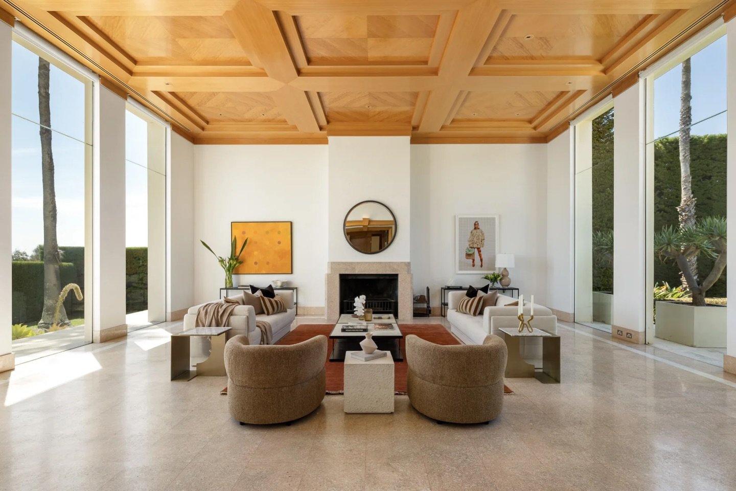 Brighton icon? Absolutely!

The opportunity to style this &ldquo;commanding&rdquo; property was one we were most looking forward to, and it took almost 2 days, no less! Well done team. 🙌🏽

More to come.

2 Kinane Street | Brighton 

Agents | @rober