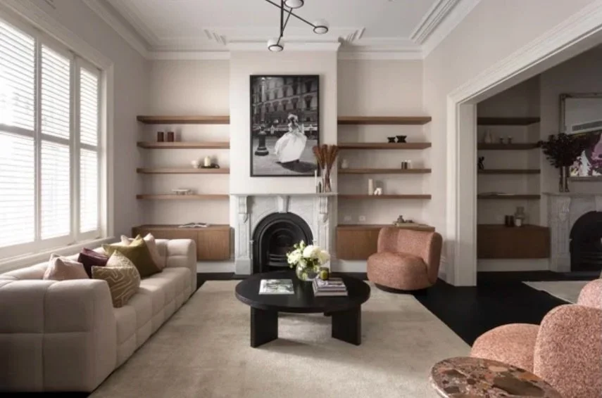 Utterly beautiful. 

90 Bridport Street | Albert Park

Agents | @oli_bruce @nicholashoo @georgieesmith @marshallwhiterealestate 

#victorianterrace #propertystyling #interiors