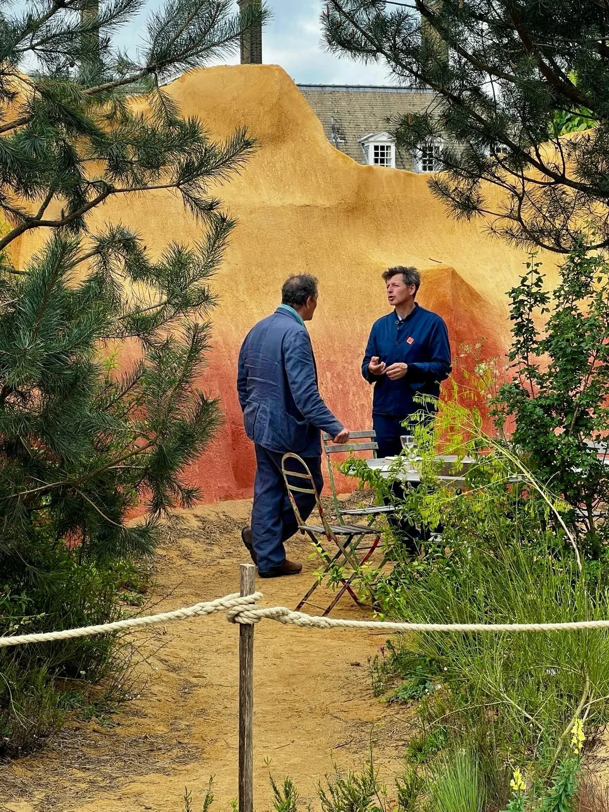 The @project.giving.back garden was designed as a celebration to top off five years of funding charity gardens, to make a dramatic statement and to start conversations - and it certainly did that. If you haven&rsquo;t seen James Basson&rsquo;s most e